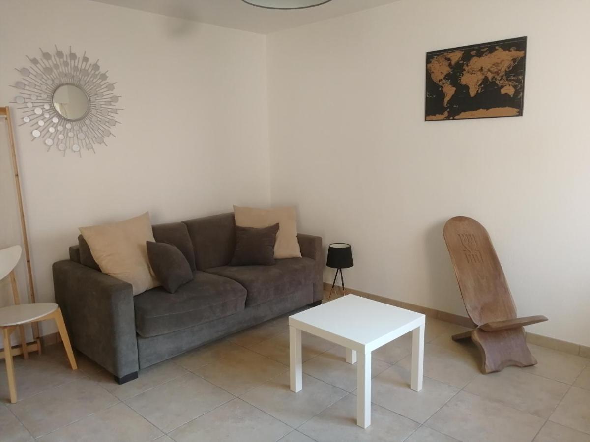 Studio Climatise Dans Residence Avec Piscine Et Tennis Hyeres Exterior photo