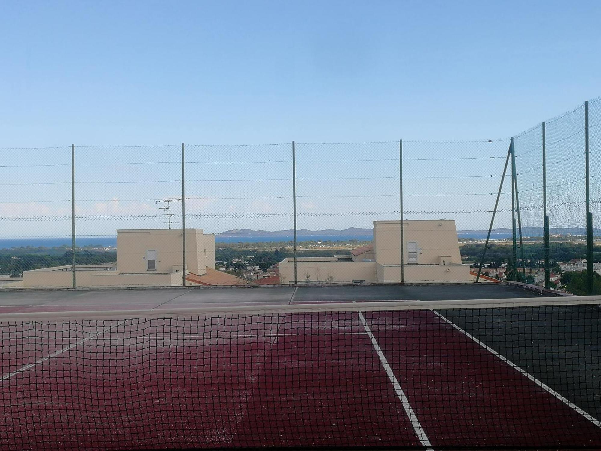 Studio Climatise Dans Residence Avec Piscine Et Tennis Hyeres Exterior photo