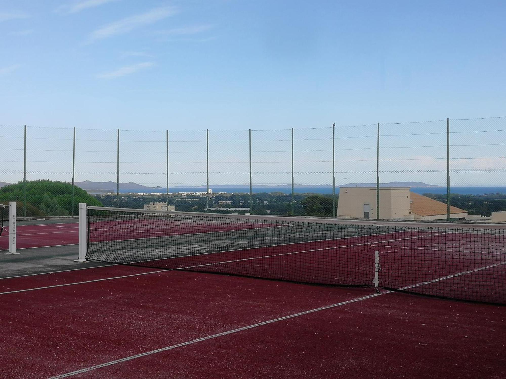 Studio Climatise Dans Residence Avec Piscine Et Tennis Hyeres Exterior photo